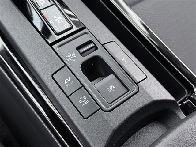 Certified 2025 Toyota Prius LE image 28