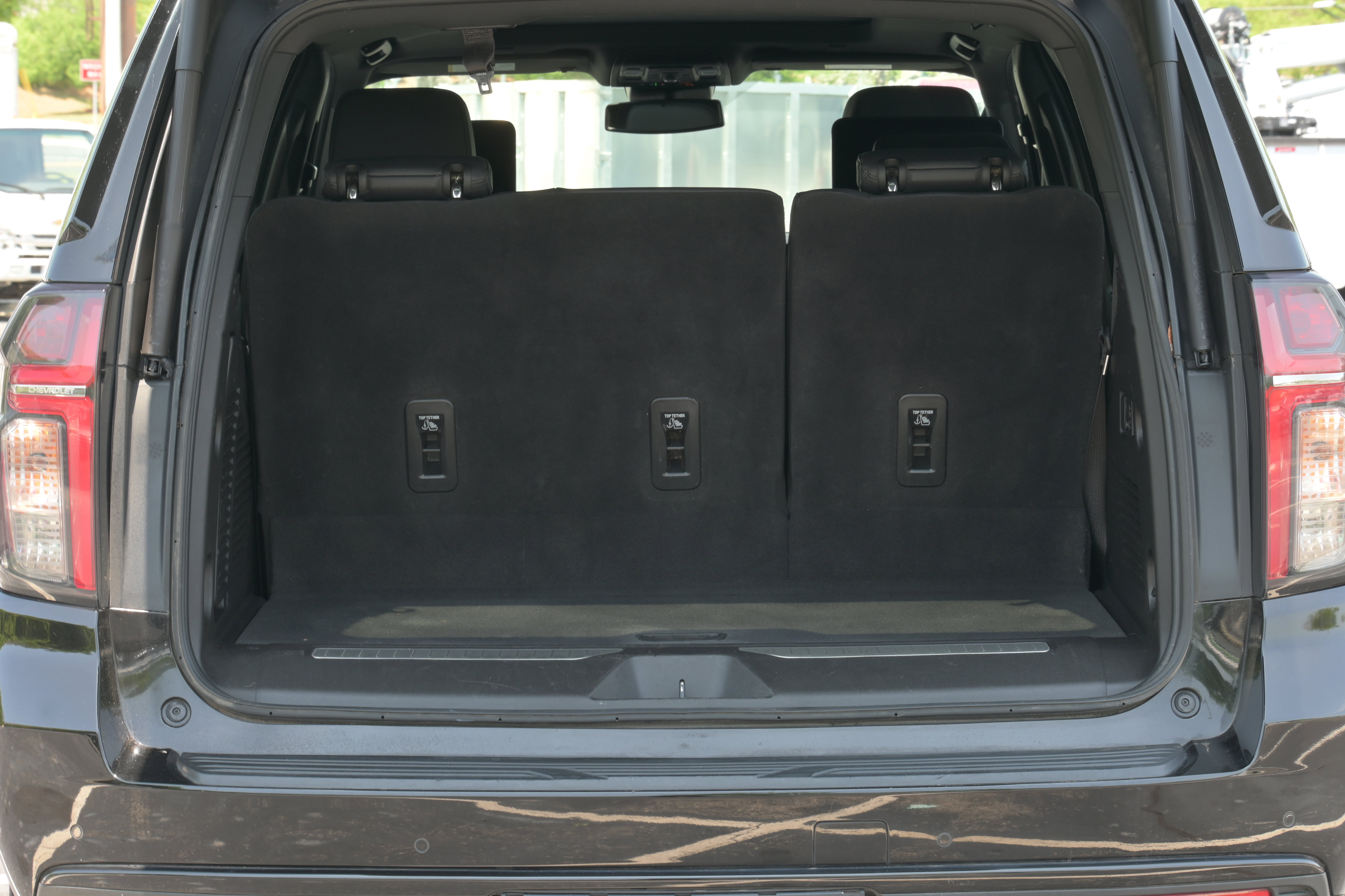 Used 2023 Chevrolet Tahoe Z71 w/ Luxury Package AWD/4WD image 36