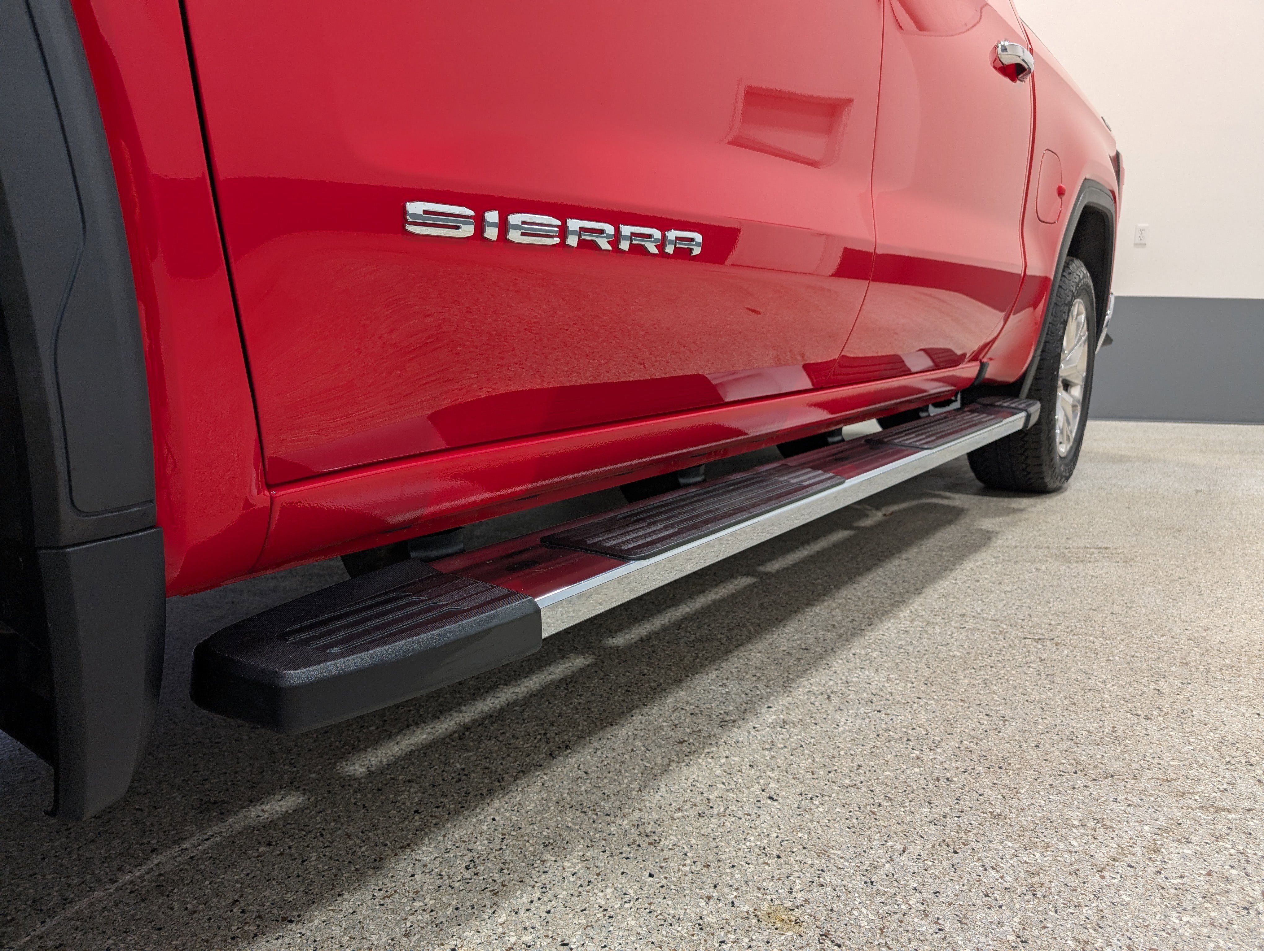 Used 2020 GMC Sierra 1500 SLT w/ SLT Premium Plus Package image 9