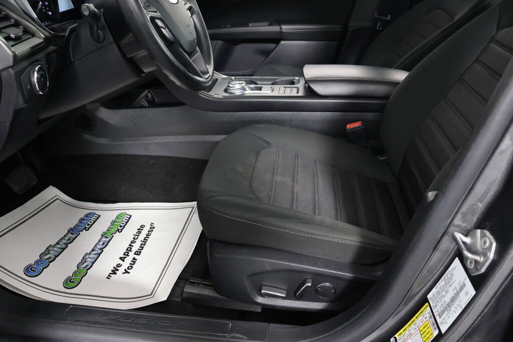 Used 2020 Ford Fusion SE image 15