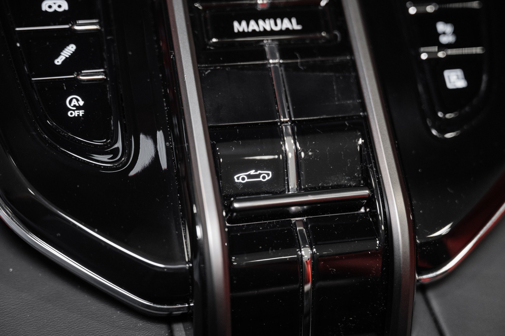 New 2026 Aston Martin V8 Vantage S RWD image 37