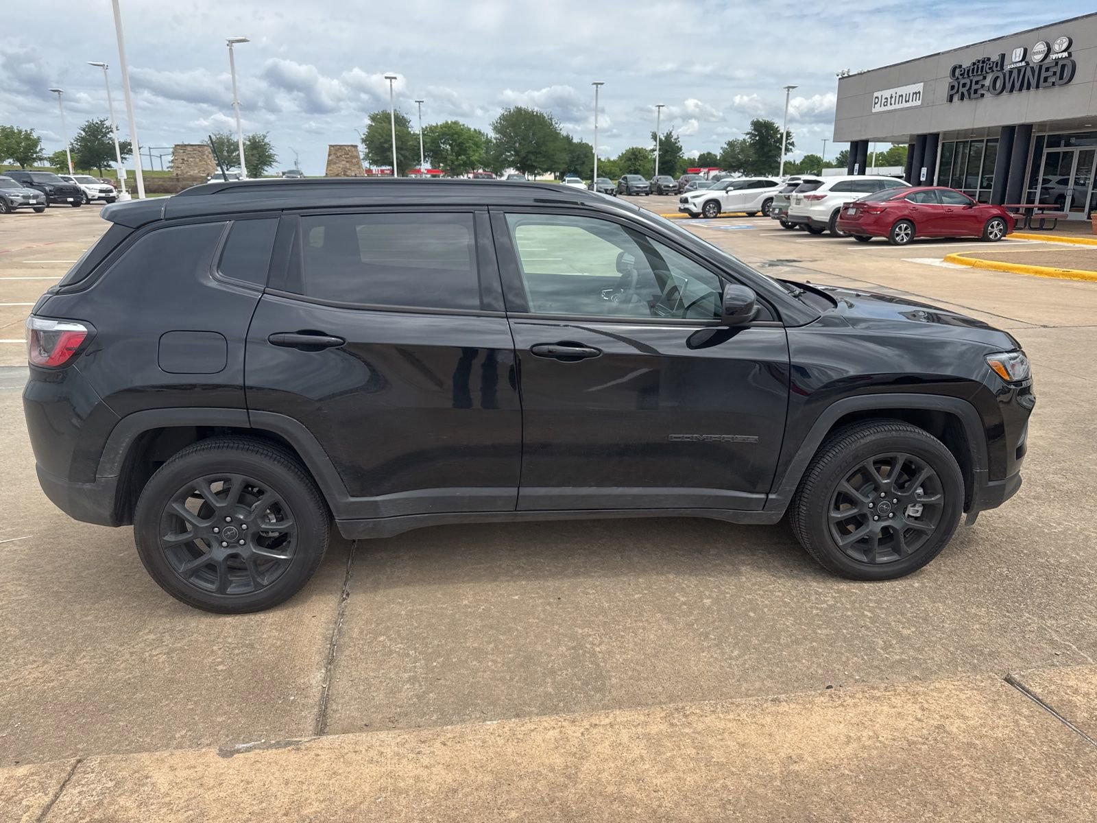 Used 2026 Jeep Compass Latitude AWD/4WD image 6