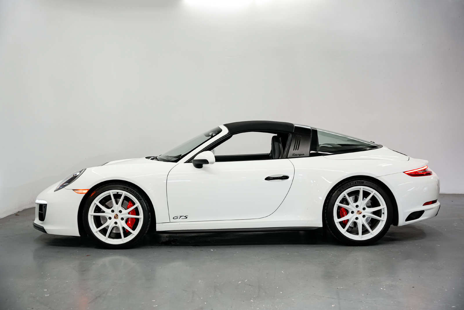 Used 2019 Porsche 911 Targa 4 GTS w/ GTS Interior Package AWD/4WD image 8