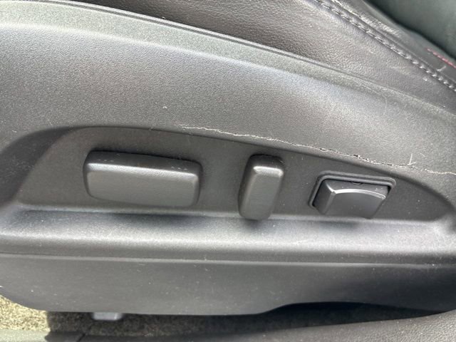 Used 2011 Chevrolet Equinox LTZ AWD/4WD image 16