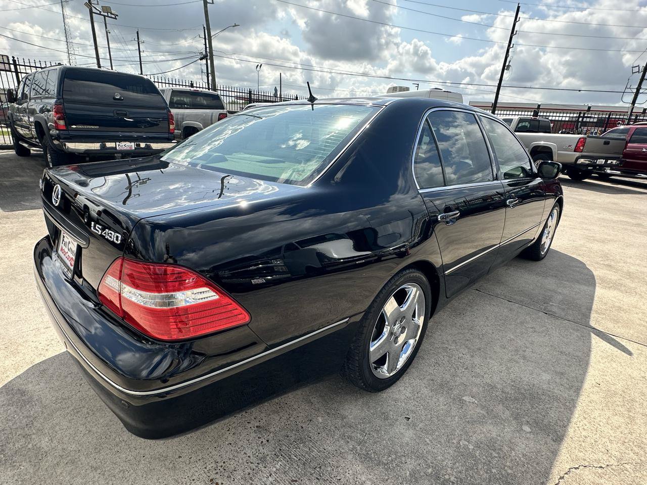 Used 2005 Lexus LS 430 RWD image 5