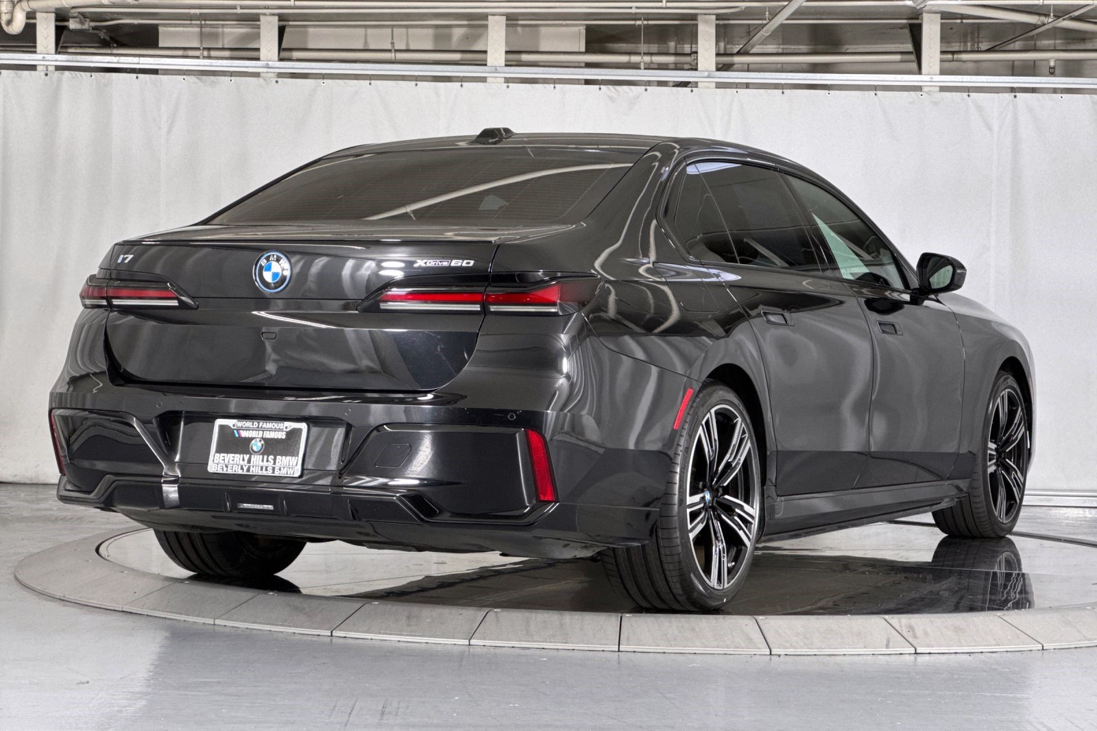 Used 2023 BMW i7 xDrive60 AWD/4WD image 8