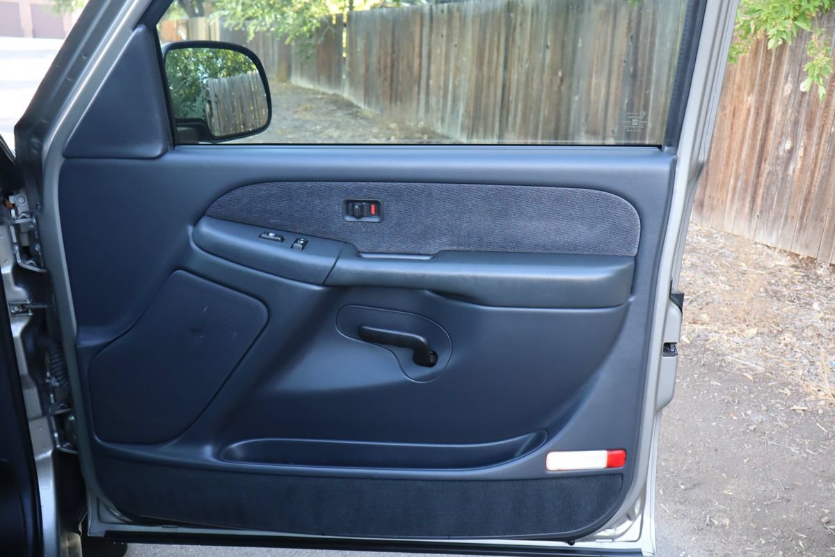 Used 2001 GMC Sierra 1500 SLE w/ Convenience Plus Group AWD/4WD image 21