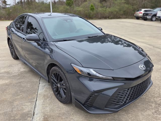 Used 2025 Toyota Camry SE image 8