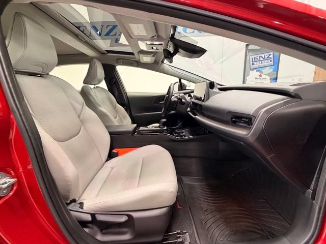 Used 2024 Toyota Prius XLE FWD image 15