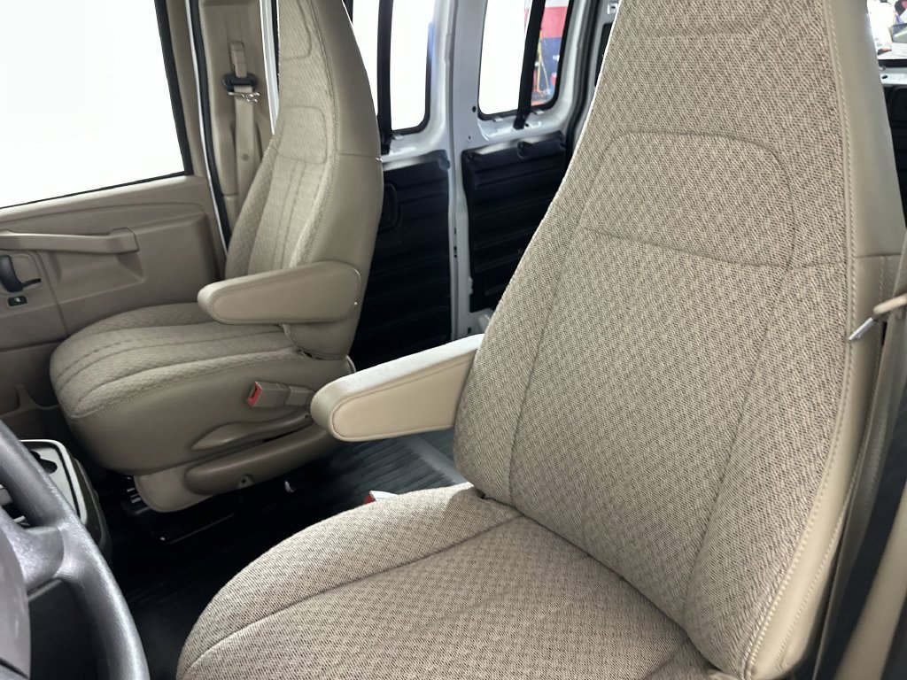 Used 2026 Chevrolet Express 2500 w/ Communications Package RWD image 20