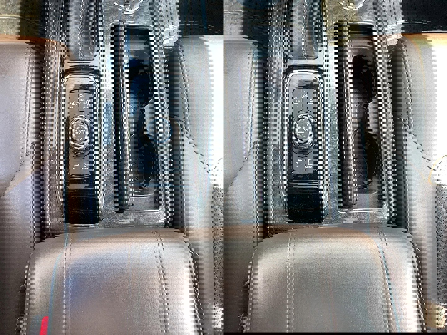 Used 2023 Nissan Armada Platinum w/ Captain's Chairs Package image 23