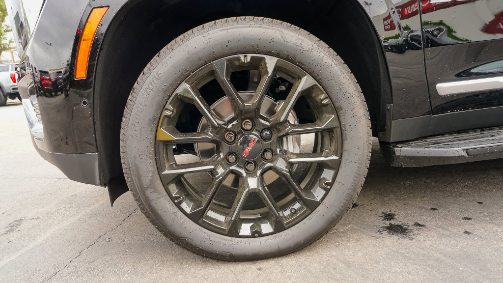New 2026 GMC Yukon Denali w/ Advanced Technology Package AWD/4WD image 6
