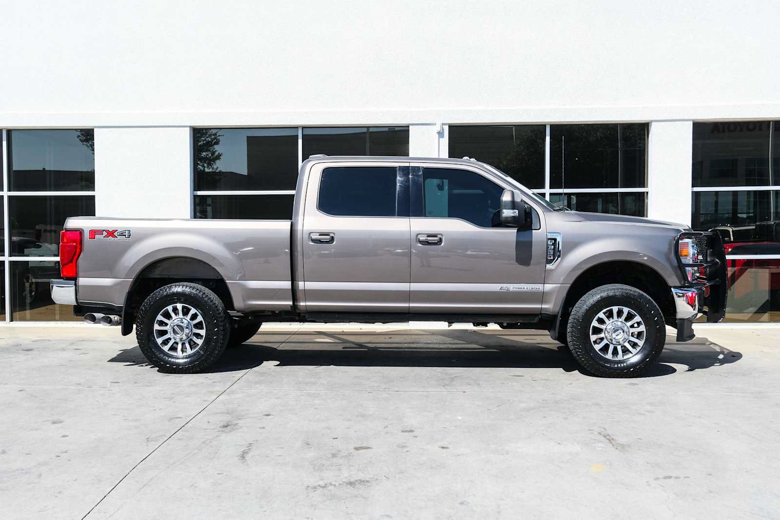 Used 2022 Ford F350 Lariat w/ Lariat Ultimate Package AWD/4WD image 8