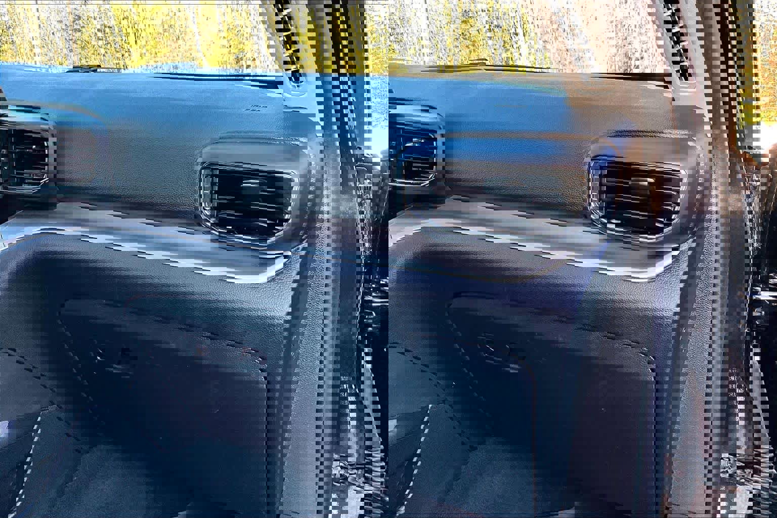 Used 2021 Ford Explorer XLT w/ Equipment Group 202A image 19