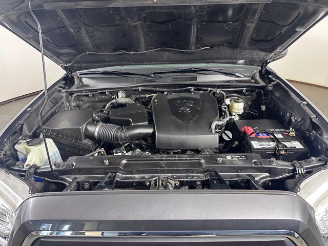 Used 2019 Toyota Tacoma SR5 AWD/4WD image 27