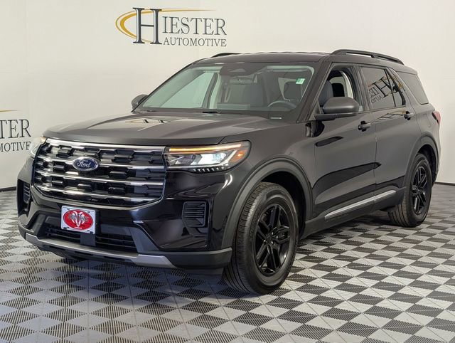 Used 2025 Ford Explorer Active image 4