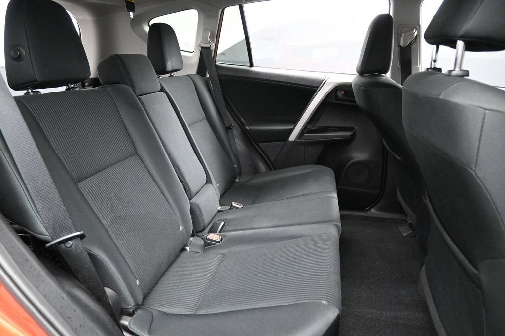 Used 2016 Toyota RAV4 LE AWD/4WD image 15