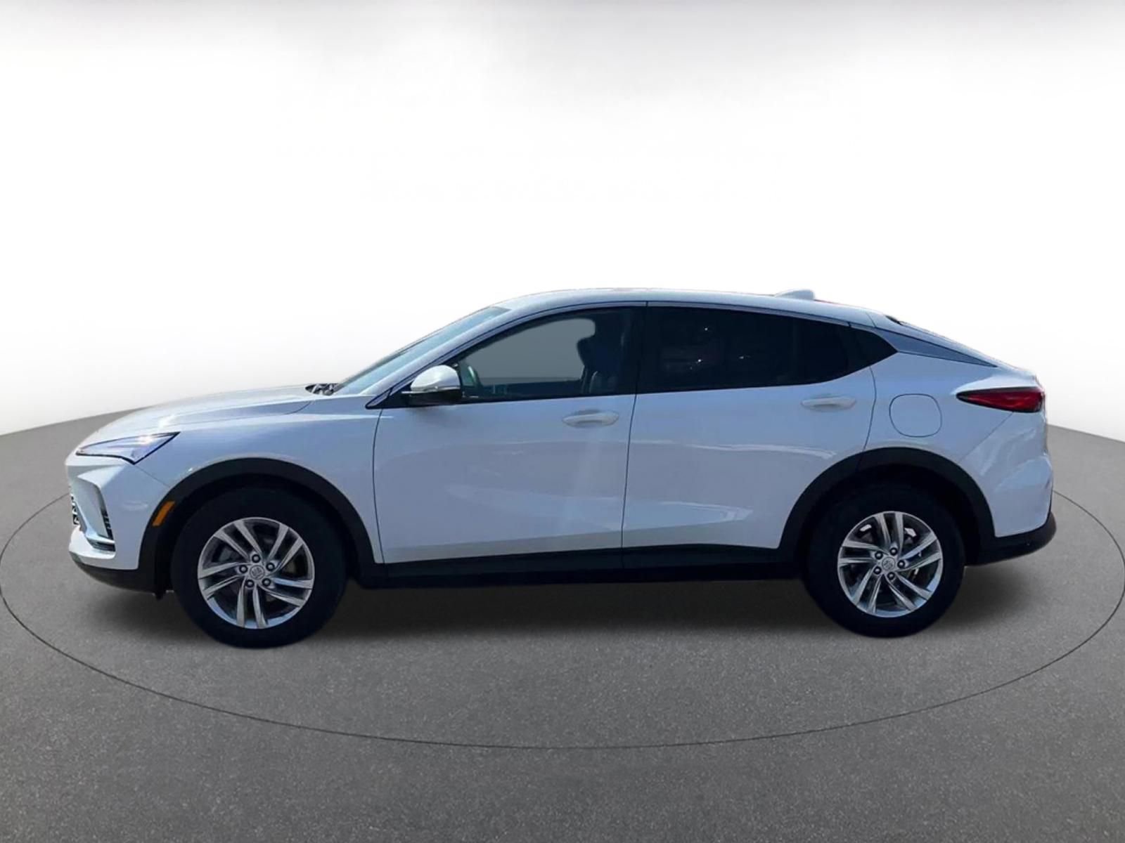 Used 2025 Buick Envista Preferred image 8