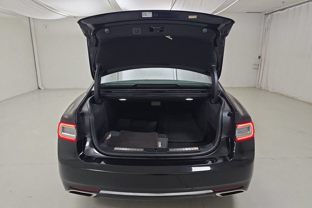 Used 2017 Lincoln Continental Select w/ Climate Package AWD/4WD image 28