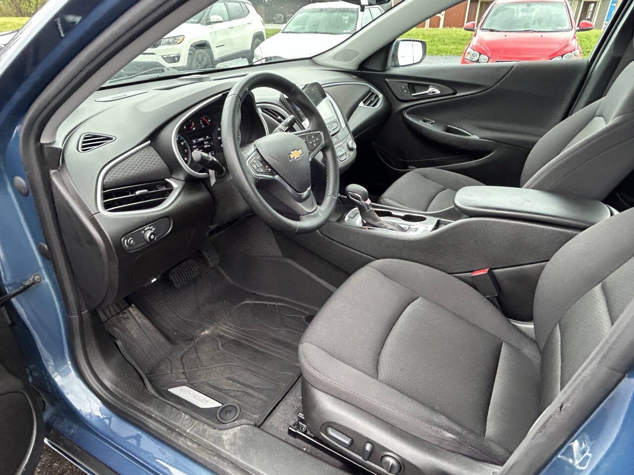 Used 2024 Chevrolet Malibu RS FWD image 8