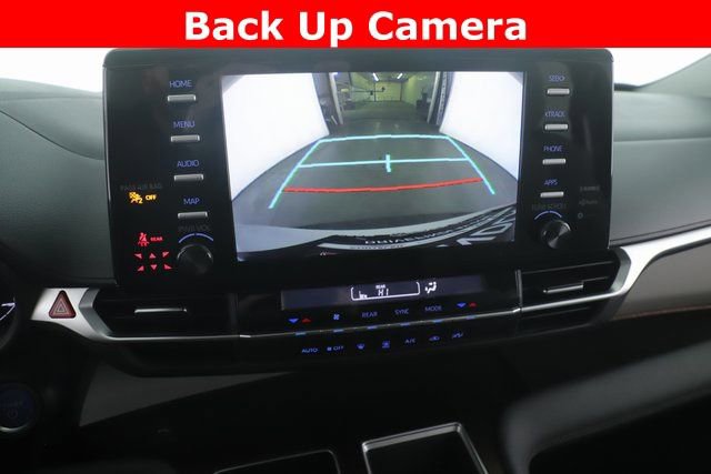 Used 2024 Toyota Sienna LE image 4
