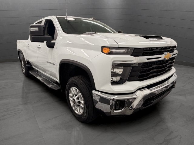 Used 2025 Chevrolet Silverado 2500 LT w/ Safety Package AWD/4WD image 7