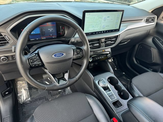 Used 2026 Ford Escape SE w/ Class II Trailer Tow Package FWD image 3