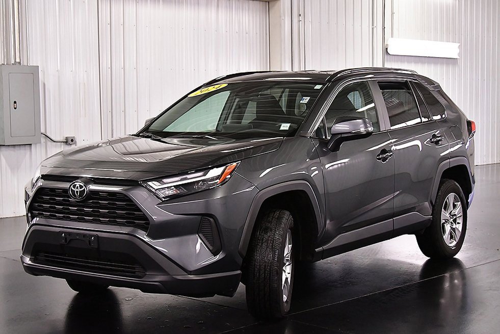 Used 2024 Toyota RAV4 XLE image 3