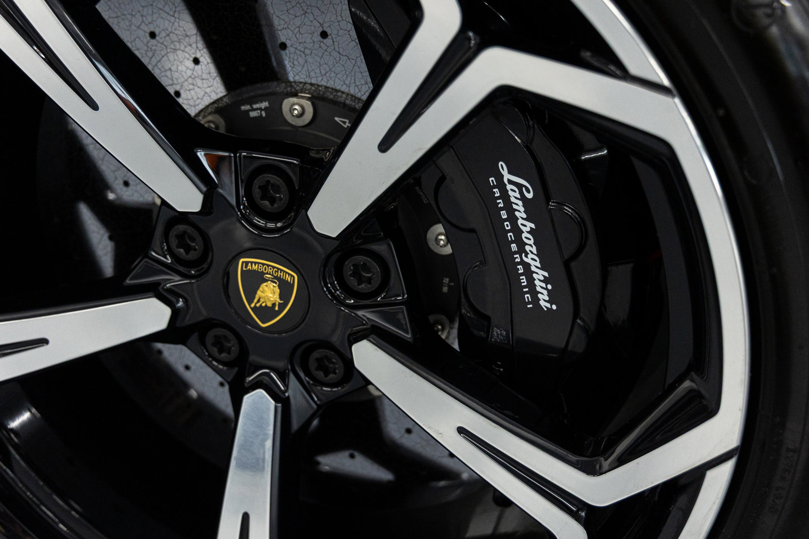 Used 2021 Lamborghini Urus image 16