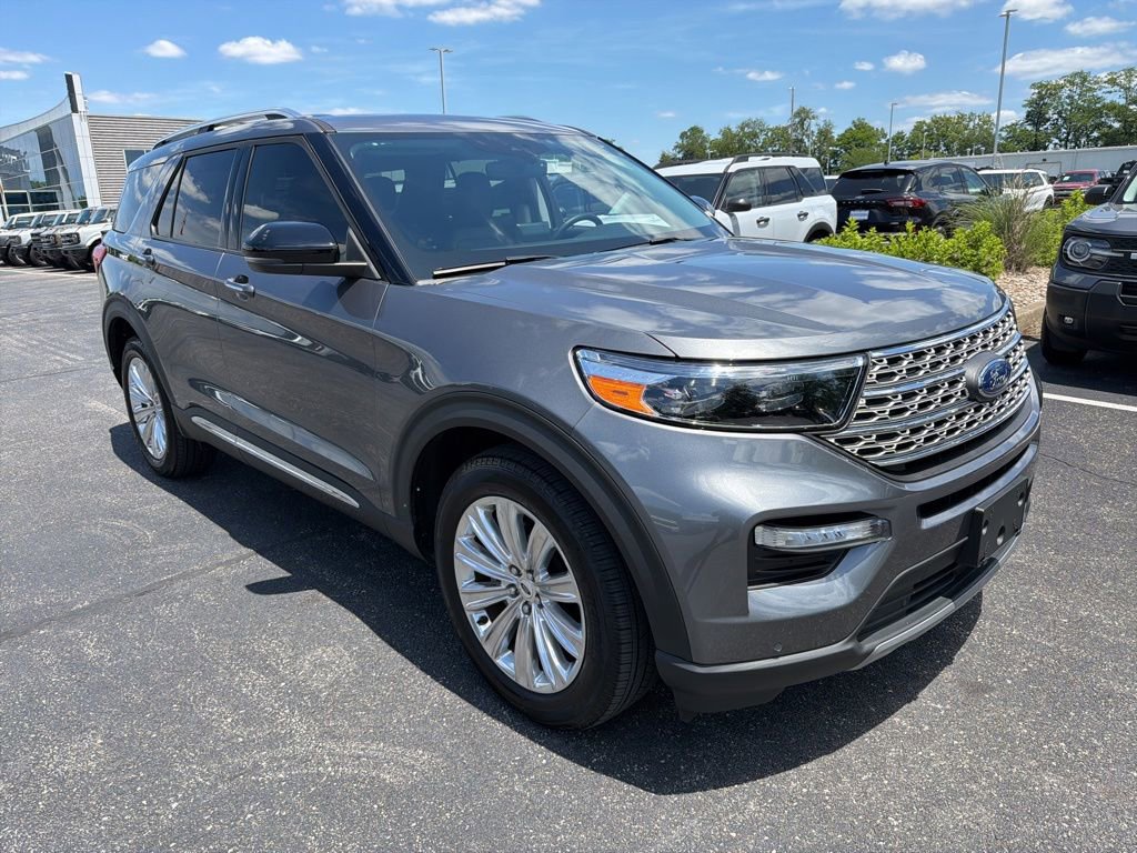 Used 2024 Ford Explorer Limited w/ Limited Technology Package AWD/4WD image 2