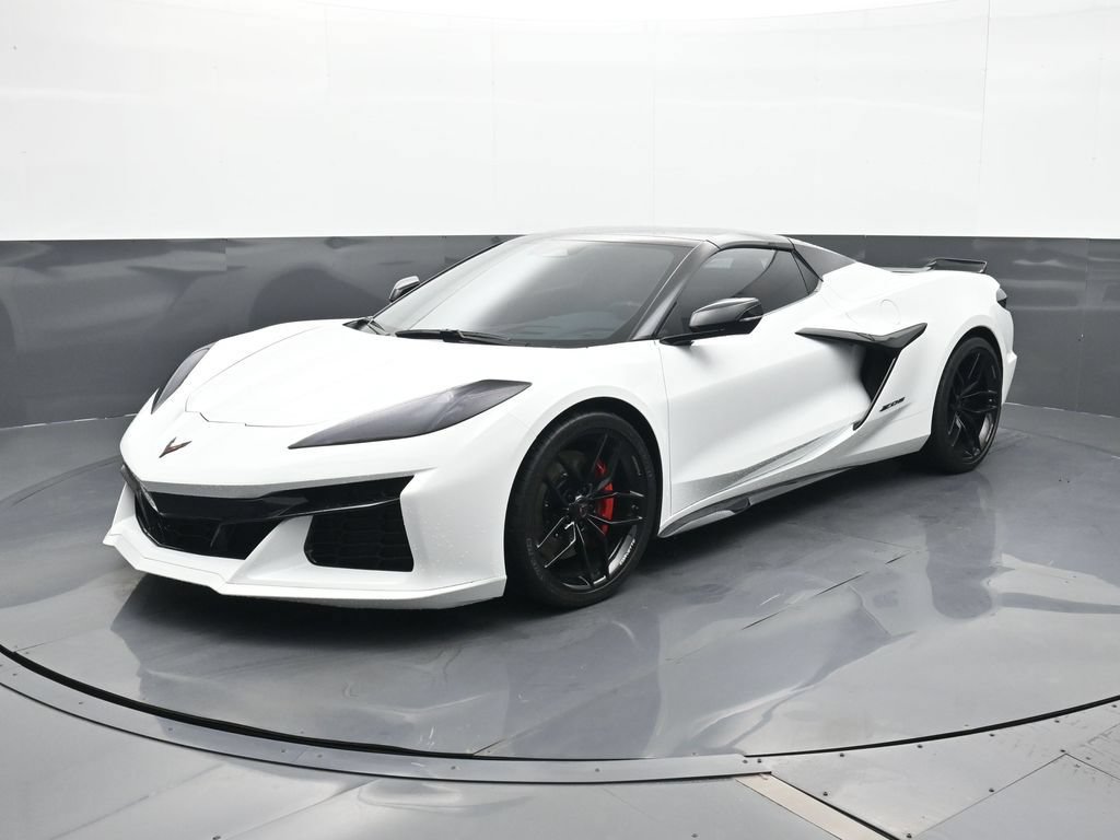 Used 2025 Chevrolet Corvette Z06 RWD image 1