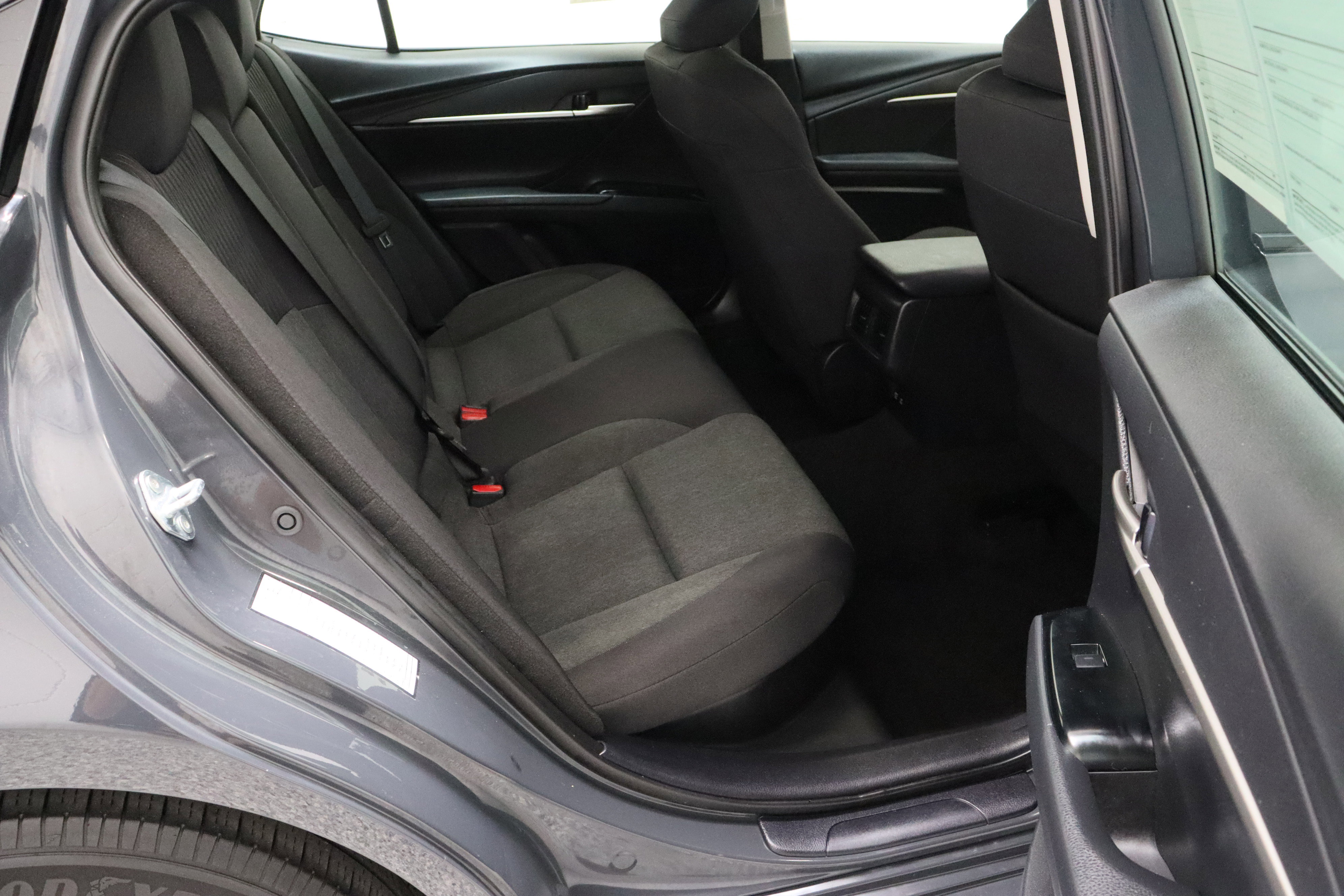 Used 2025 Toyota Camry LE FWD image 33