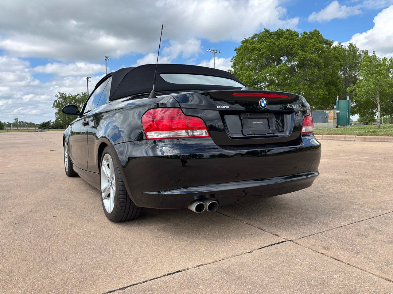 Used 2009 BMW 128i Convertible RWD image 33