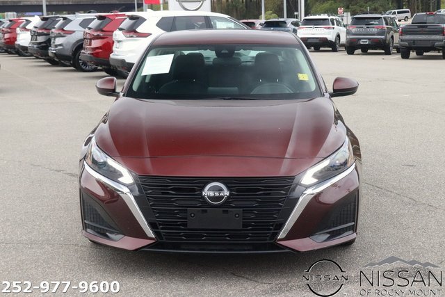 Used 2023 Nissan Altima 2.5 SV image 2
