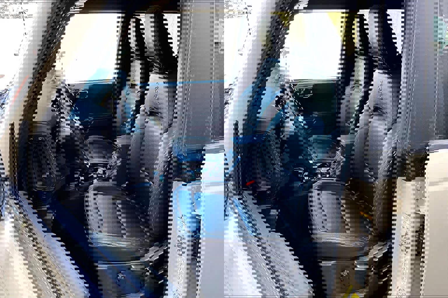 Used 2025 Ford Bronco Badlands image 8