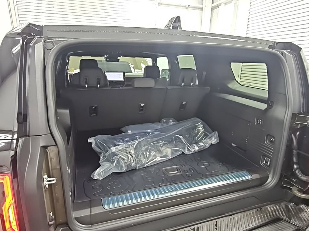 New 2025 GMC Hummer EV 2X w/ Extreme Off-Road Package image 38