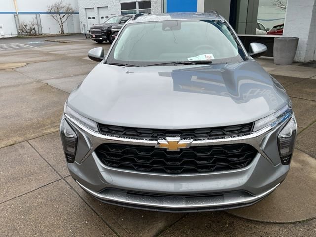 New 2026 Chevrolet Trax LT w/ Driver Confidence Package image 3