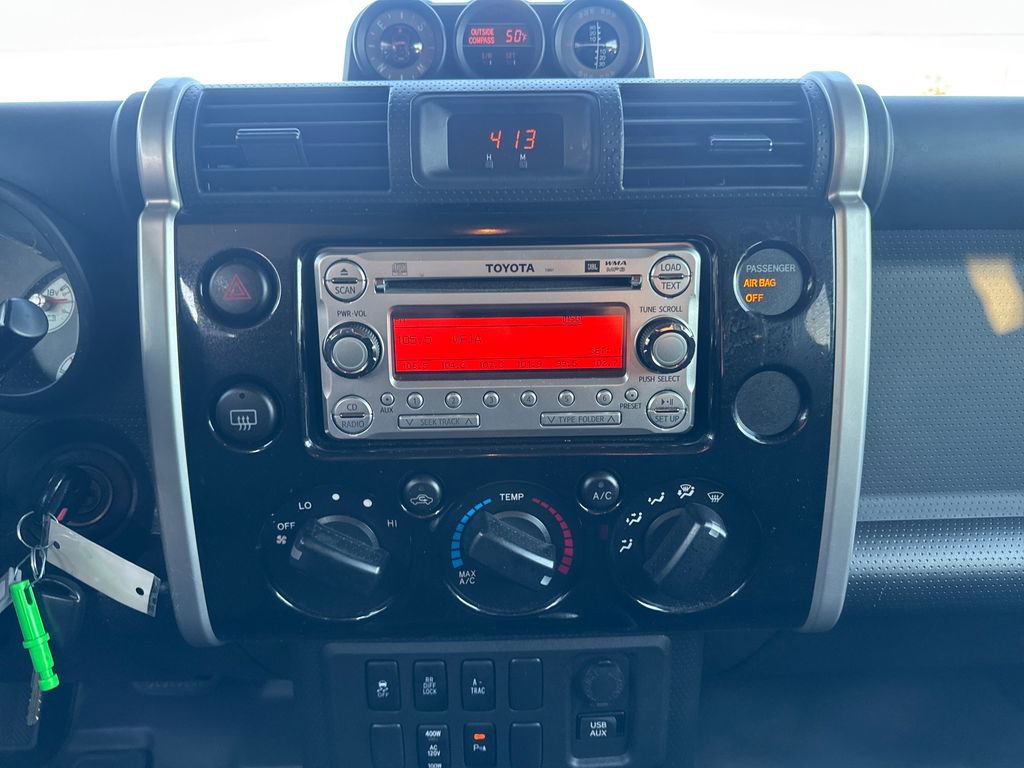 Used 2014 Toyota FJ Cruiser 4WD image 23