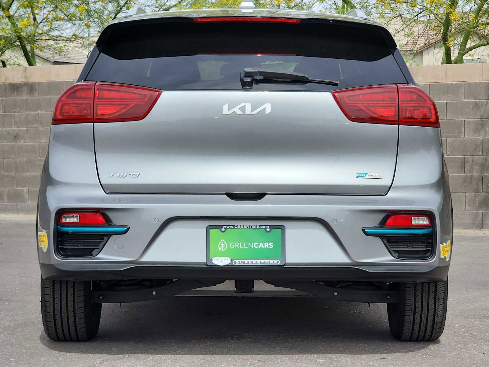 Used 2022 Kia Niro EX Premium image 8