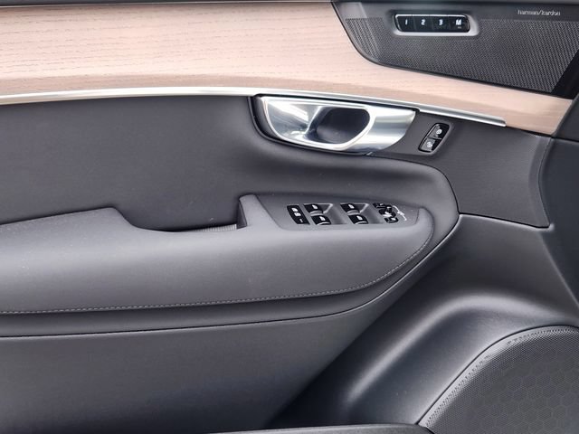 New 2026 Volvo XC90 B6 Plus w/ Protection Package AWD/4WD image 9