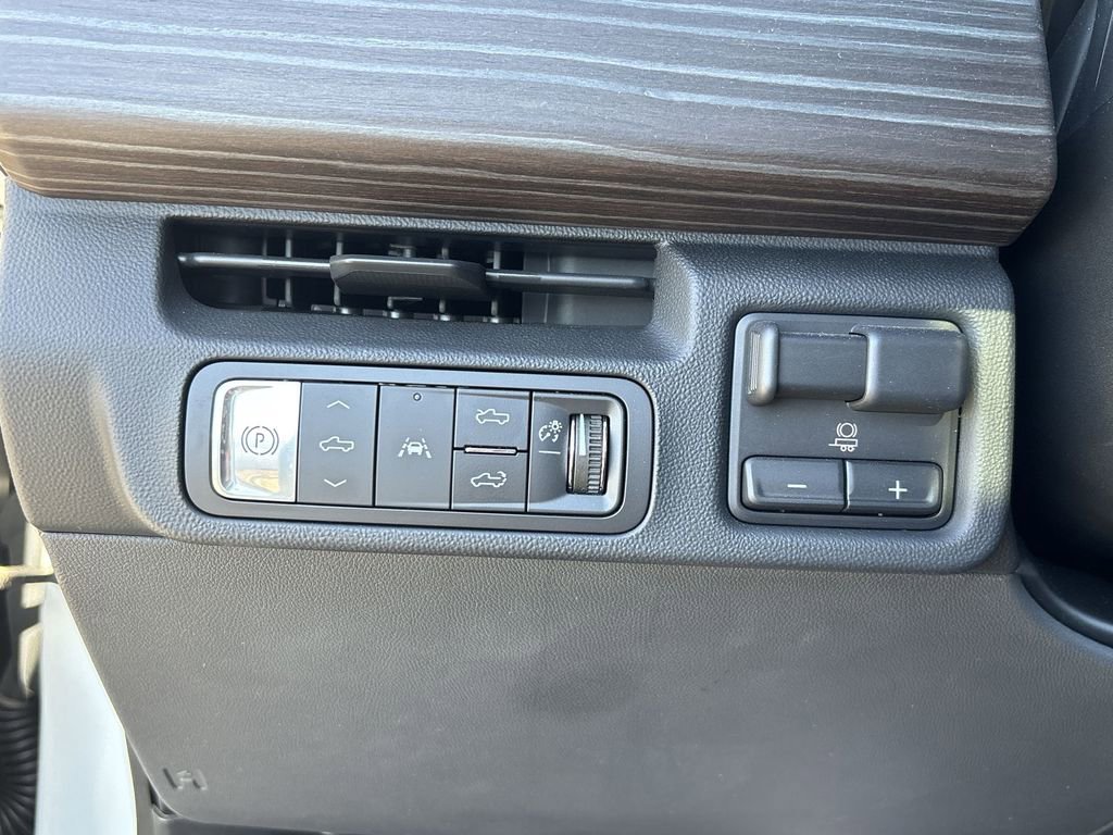 New 2025 GMC Sierra EV Denali image 18