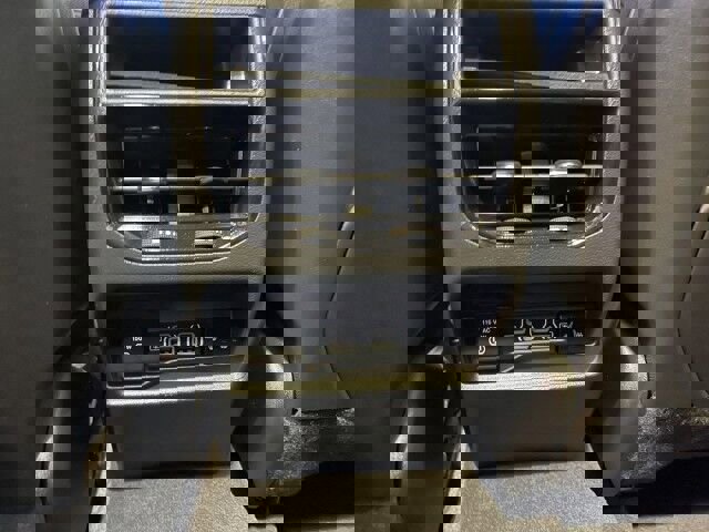 Used 2023 Jeep Grand Cherokee 4WD 4xe w/ Luxury Tech Group II image 16