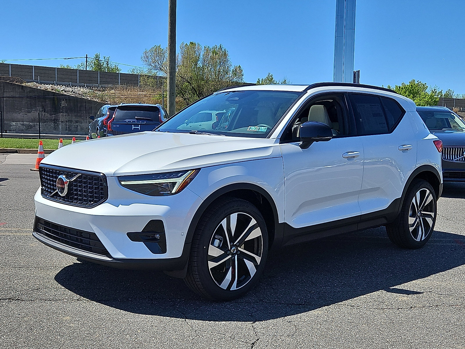 New 2026 Volvo XC40 B5 Plus w/ Protection Package Premier AWD/4WD image 3