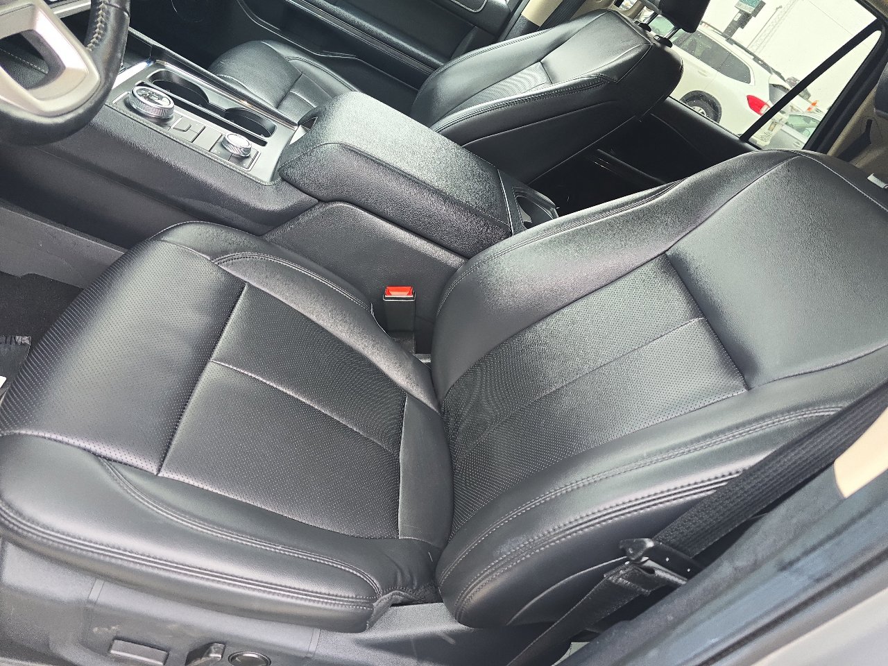 Used 2024 Ford Expedition Max XLT image 26