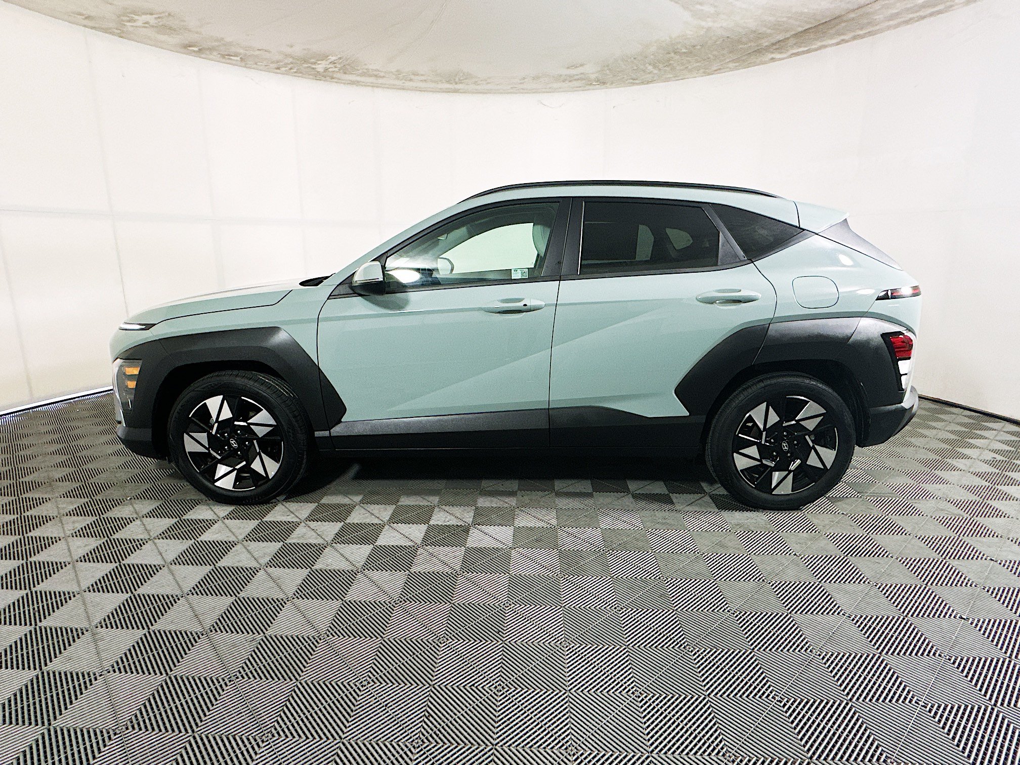 Used 2025 Hyundai Kona SEL FWD image 6