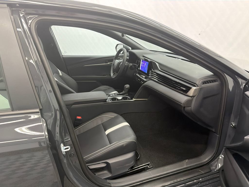 Used 2026 Toyota Camry SE w/ Convenience Package image 14