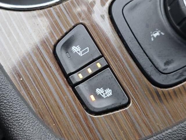 Used 2023 GMC Acadia SLE w/ Driver Convenience Package image 4