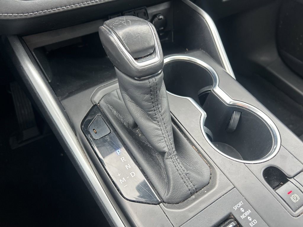 Used 2020 Toyota Highlander XLE image 29