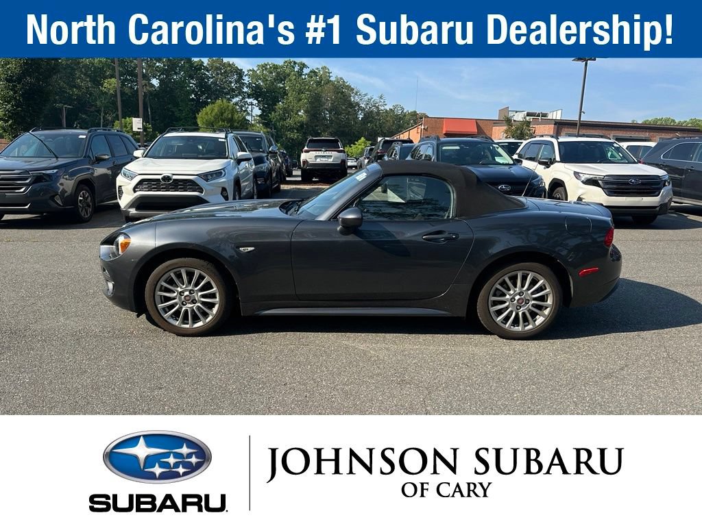 Used 2017 FIAT 124 Spider Classica RWD image 5