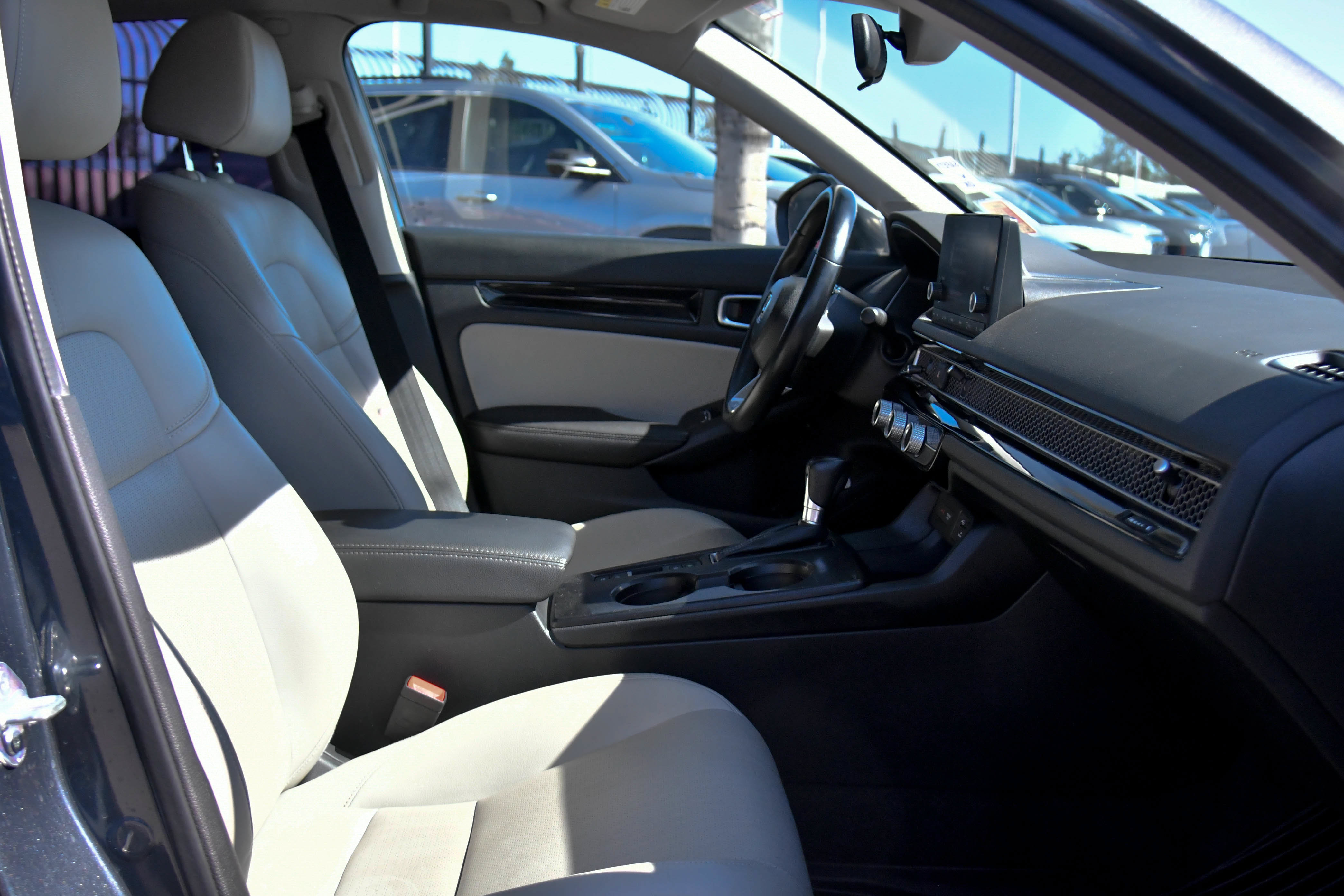 Used 2024 Honda Civic EX-L image 43